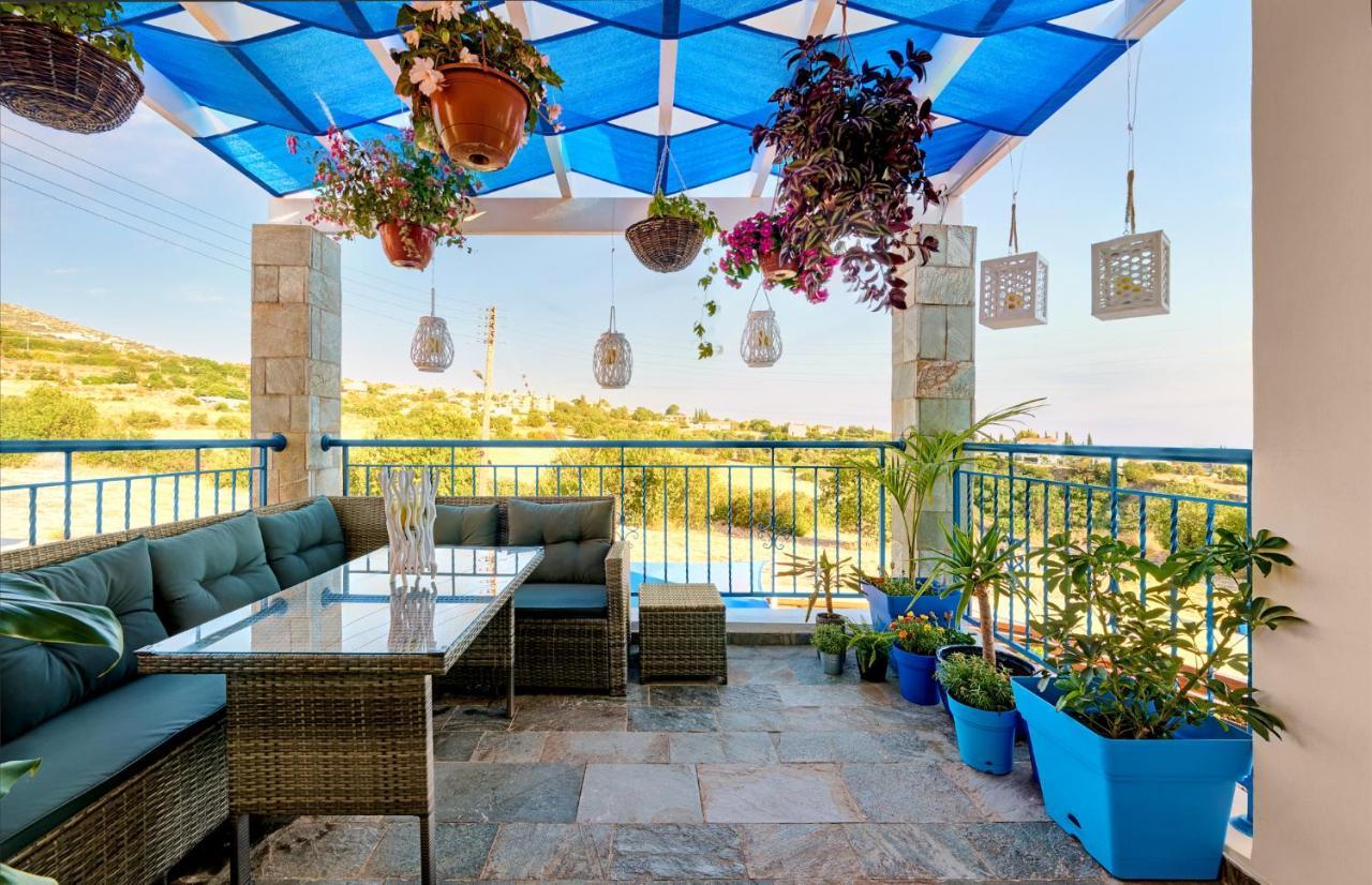 Villanelle Bed & Breakfast Welcomes Dog Lovers Only Tala Exterior photo